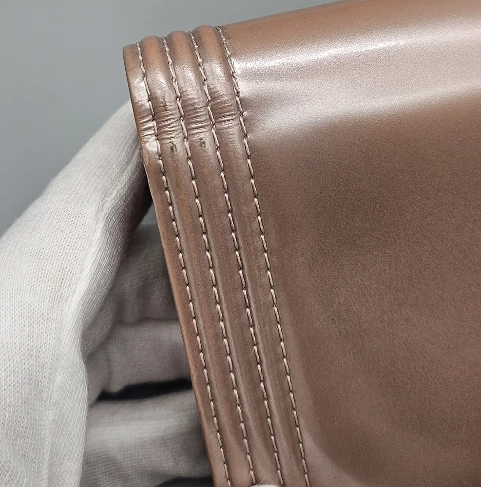 🩷CHANEL Rose Gold Quilted Patent Leather Wallet/Clutch🩷 - Picture 12 of 17